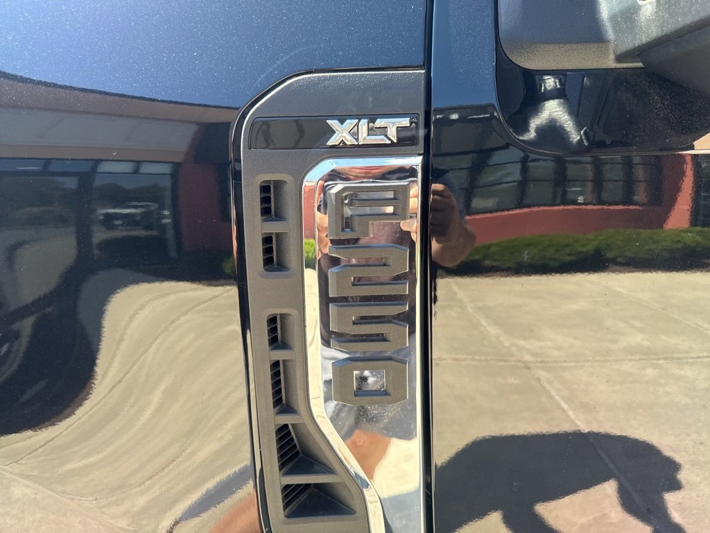 New 2025 Ford F250 XLT w/ 360-Degree Camera Package image 14