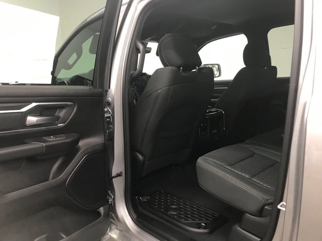 New 2026 RAM 1500 4x4 Crew Cab image 25