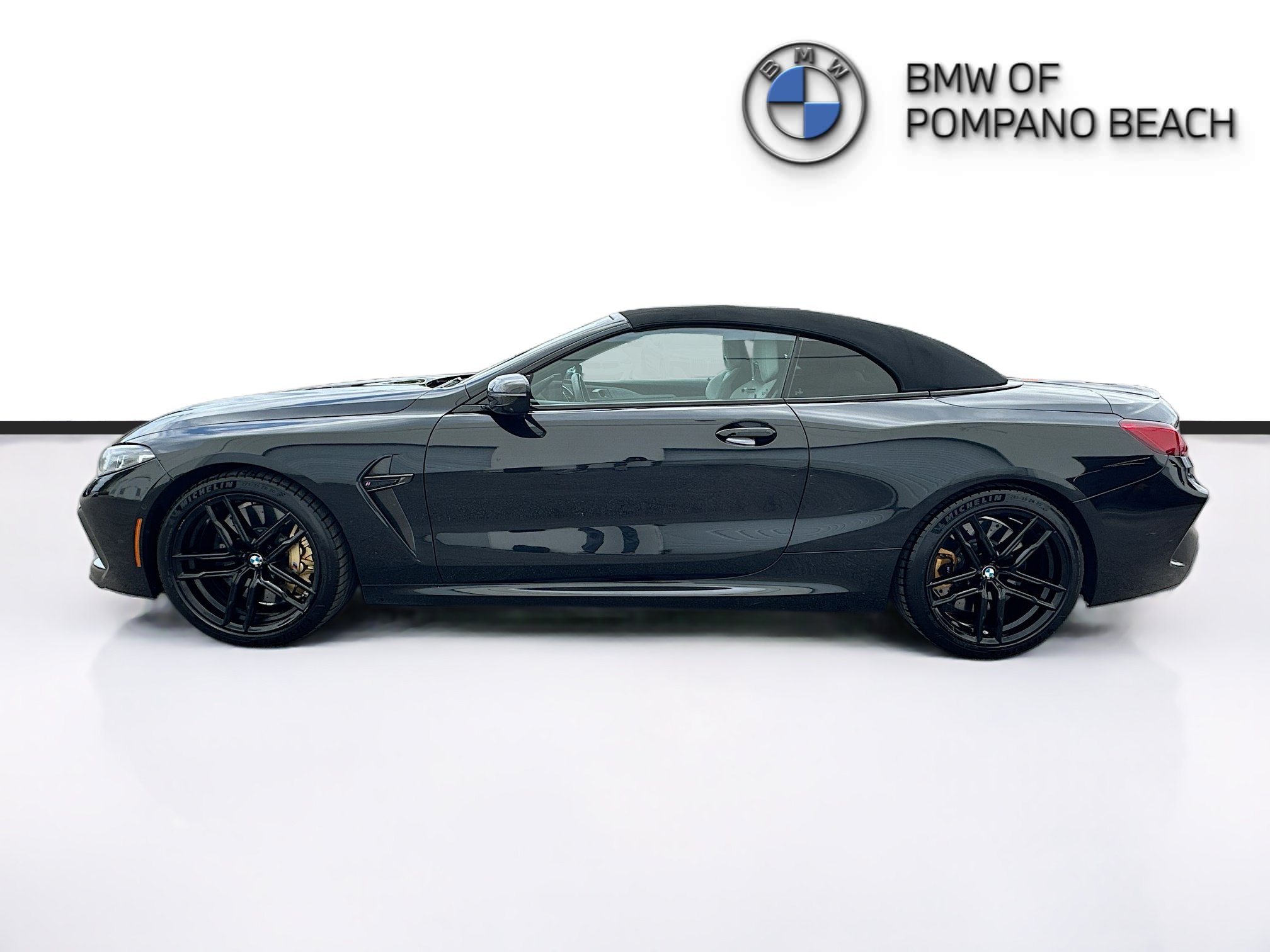 Used 2023 BMW M8 Competition w/ M Carbon Exterior Package AWD/4WD image 4