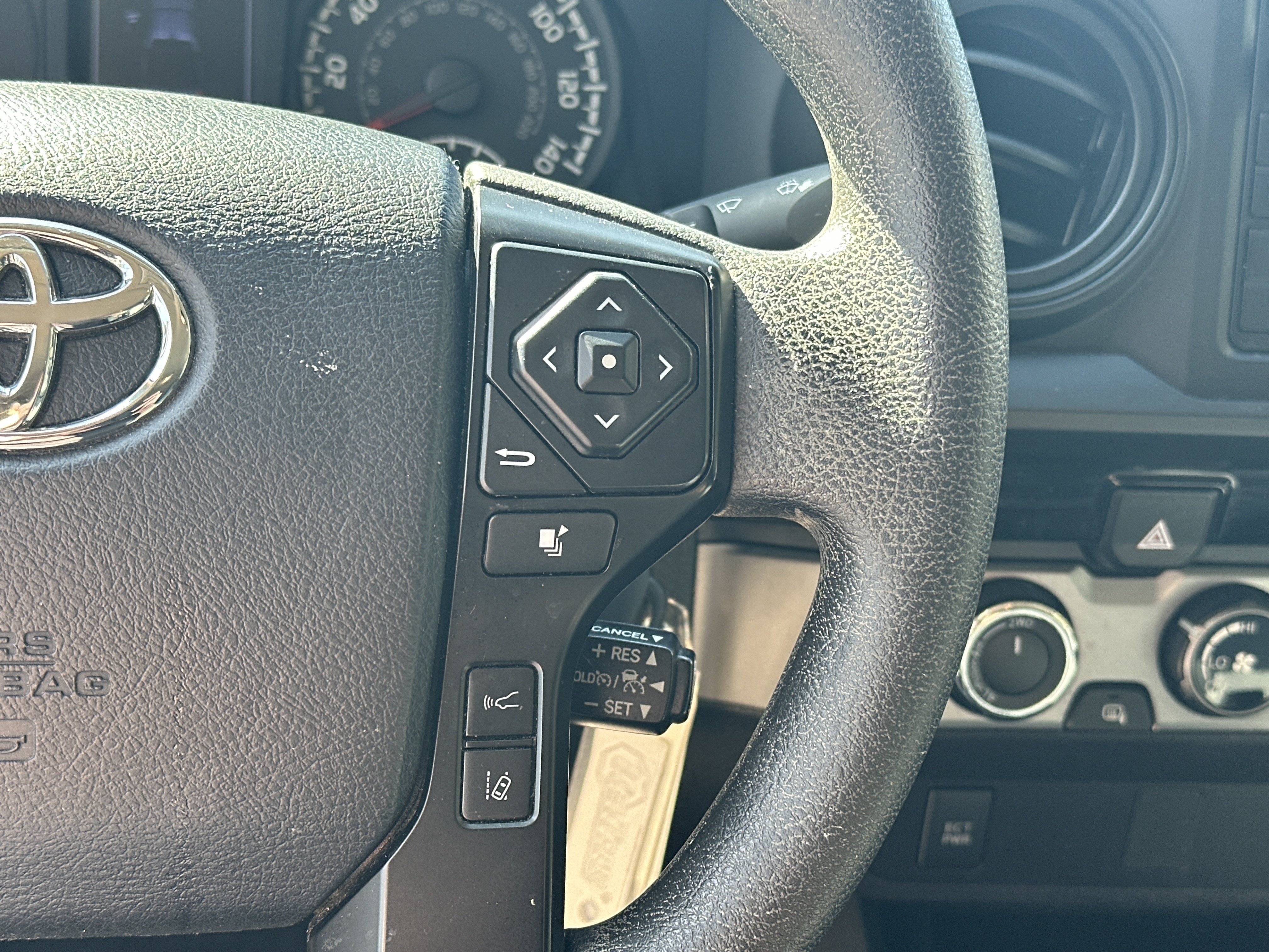 Used 2018 Toyota Tacoma SR w/ SR Convenience Package AWD/4WD image 19