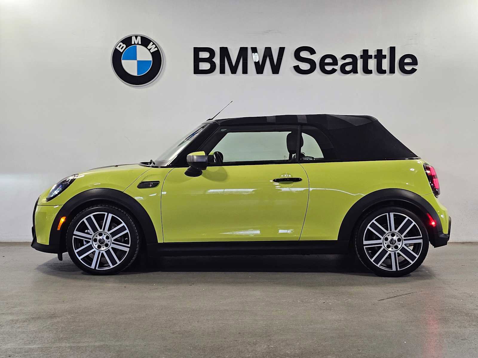 Used 2022 MINI Cooper S image 3