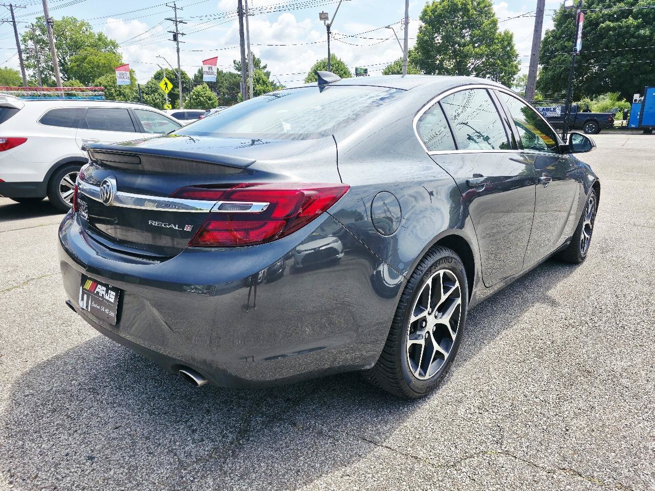 Used 2017 Buick Regal Sport Touring FWD image 5