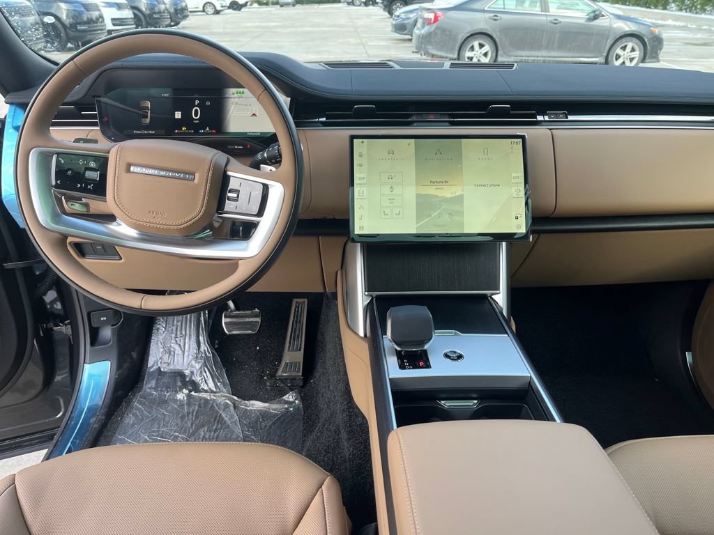 New 2026 Land Rover Range Rover Long Wheelbase SE AWD/4WD image 12