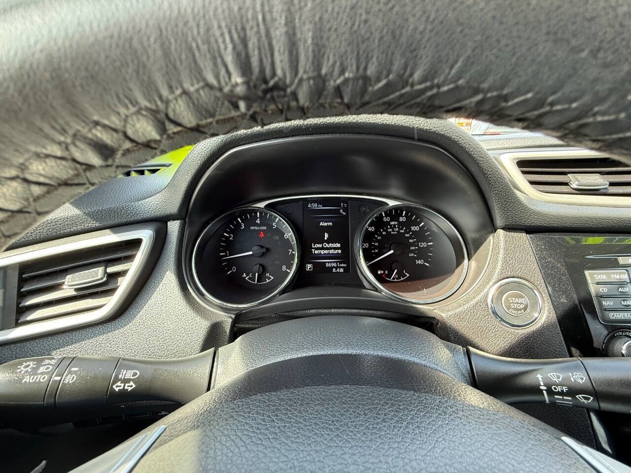 Used 2016 Nissan Rogue SV image 16