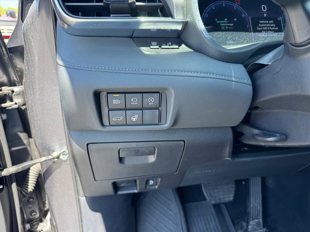 Used 2024 Toyota Highlander Platinum AWD/4WD image 22
