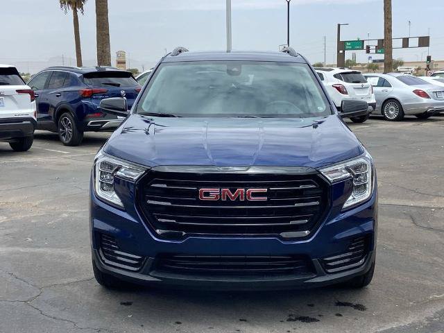 Used 2023 GMC Terrain SLE w/ Driver Convenience Package FWD image 3
