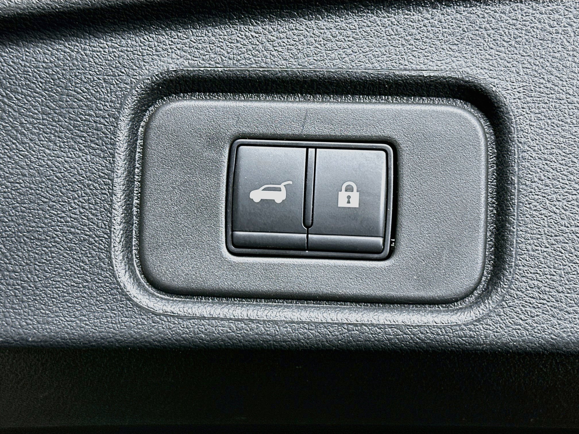 Used 2025 Nissan Pathfinder SV FWD image 30