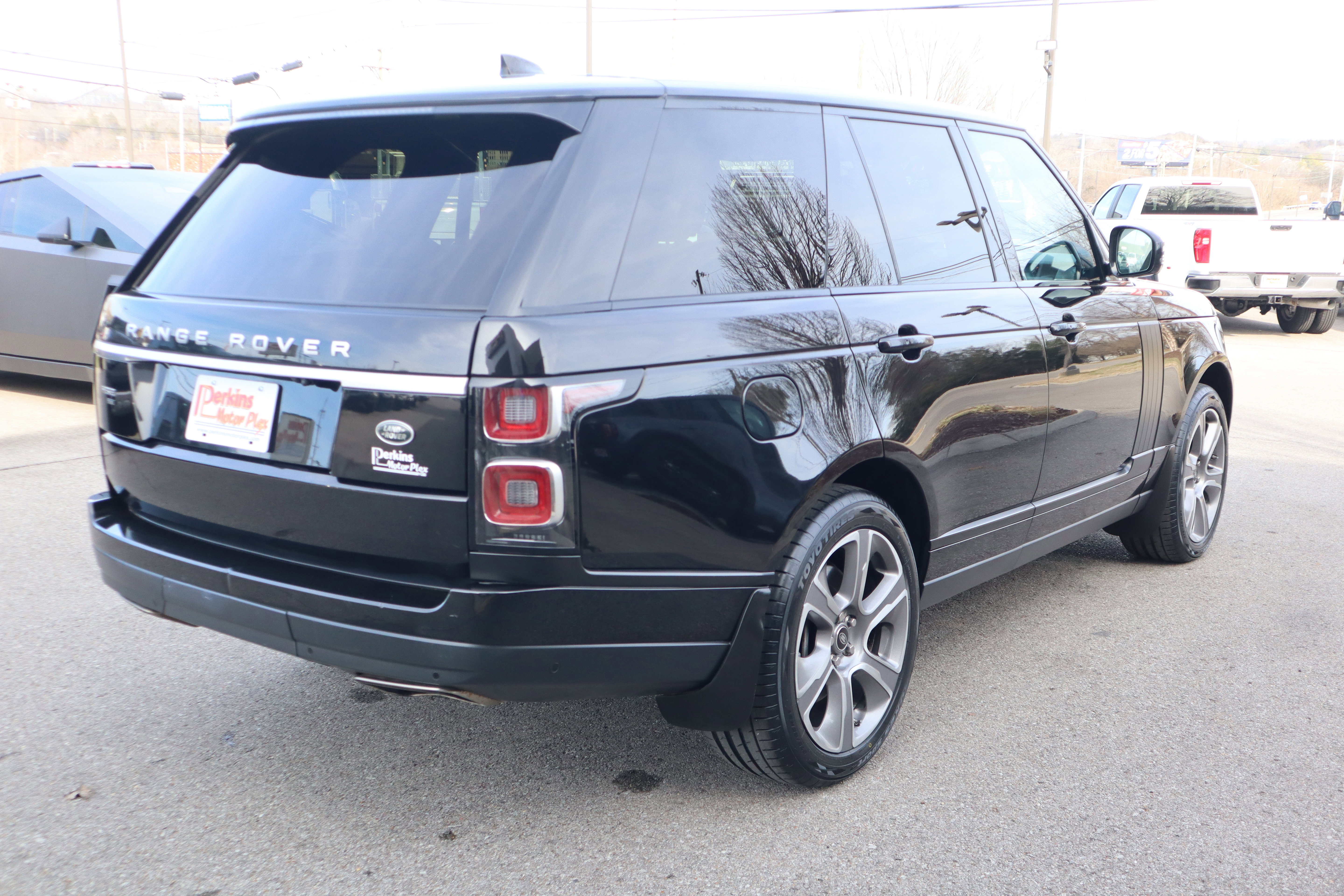 Used 2020 Land Rover Range Rover HSE image 7