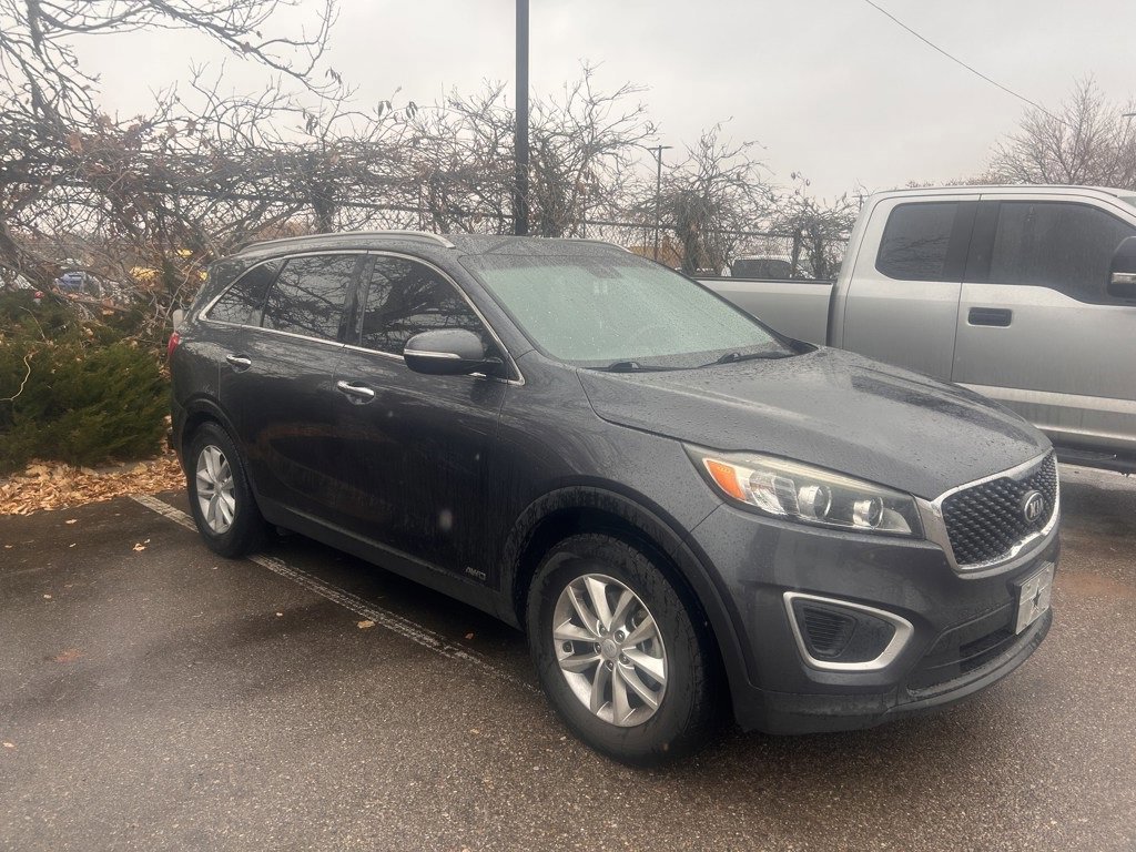 Used 2018 Kia Sorento LX image 4