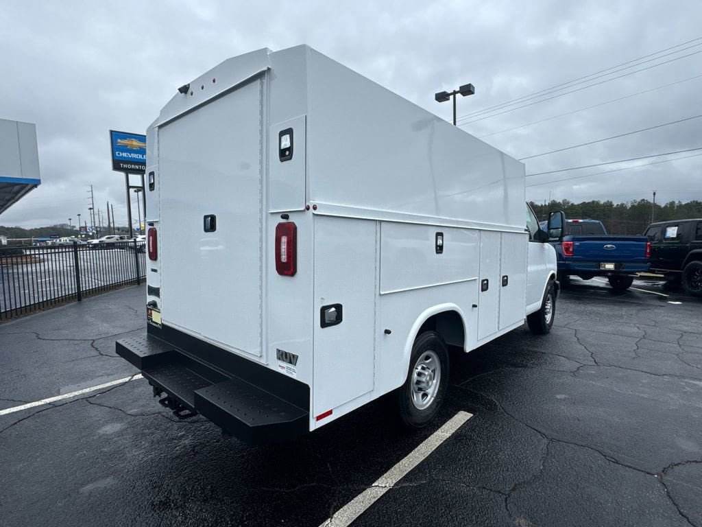 New 2026 Chevrolet Express 3500 w/ Power Convenience Package RWD image 6