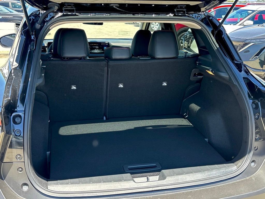 New 2025 Nissan Kicks SR image 21