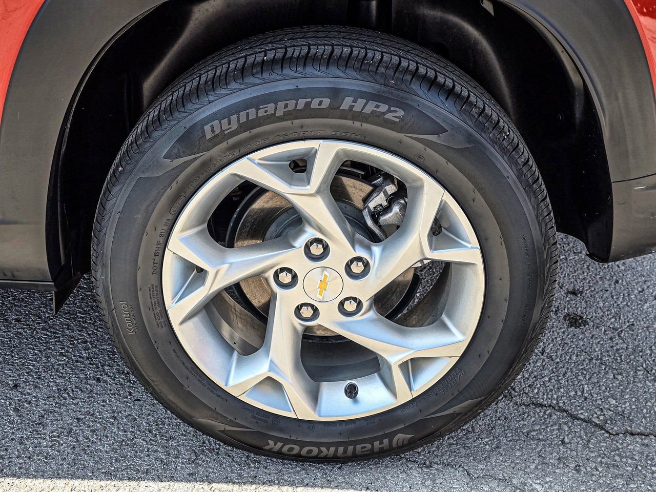 Used 2024 Chevrolet Trax LS w/ LS Convenience Package FWD image 9