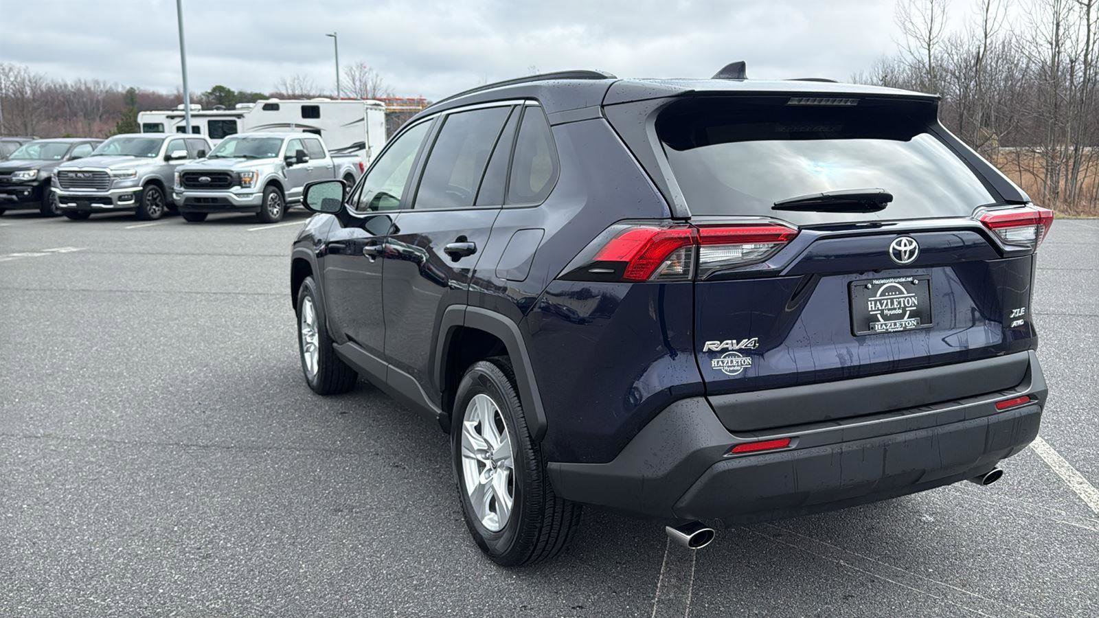 Used 2020 Toyota RAV4 XLE w/ XLE Grade Weather Package image 9