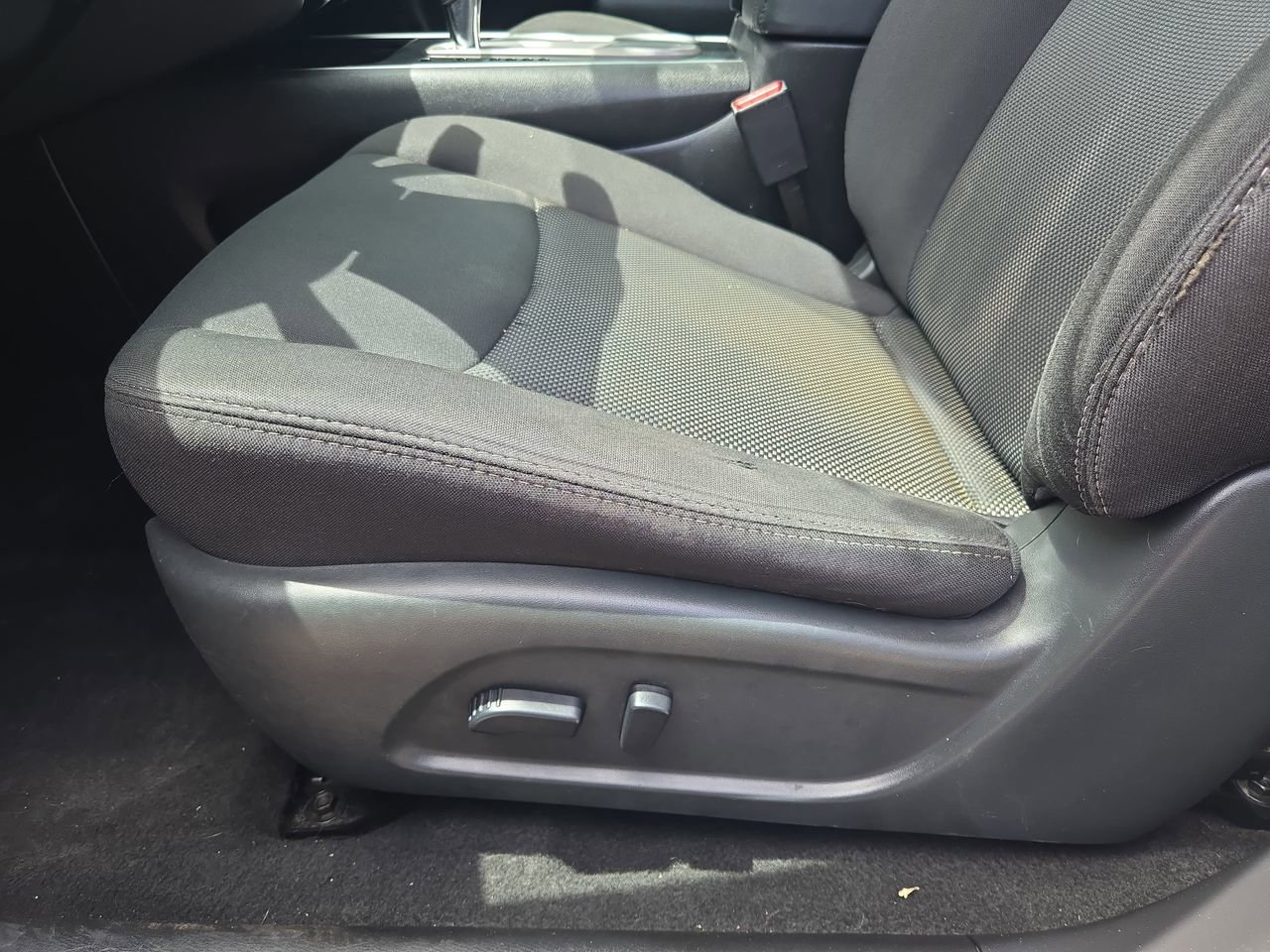 Certified 2020 Nissan Pathfinder SV FWD image 16