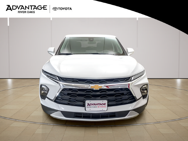 Used 2025 Chevrolet Blazer LT FWD image 3