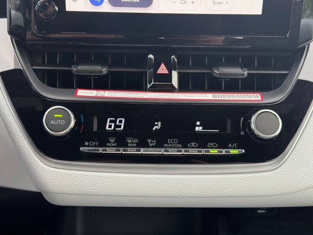 New 2026 Toyota Corolla SE FWD image 24
