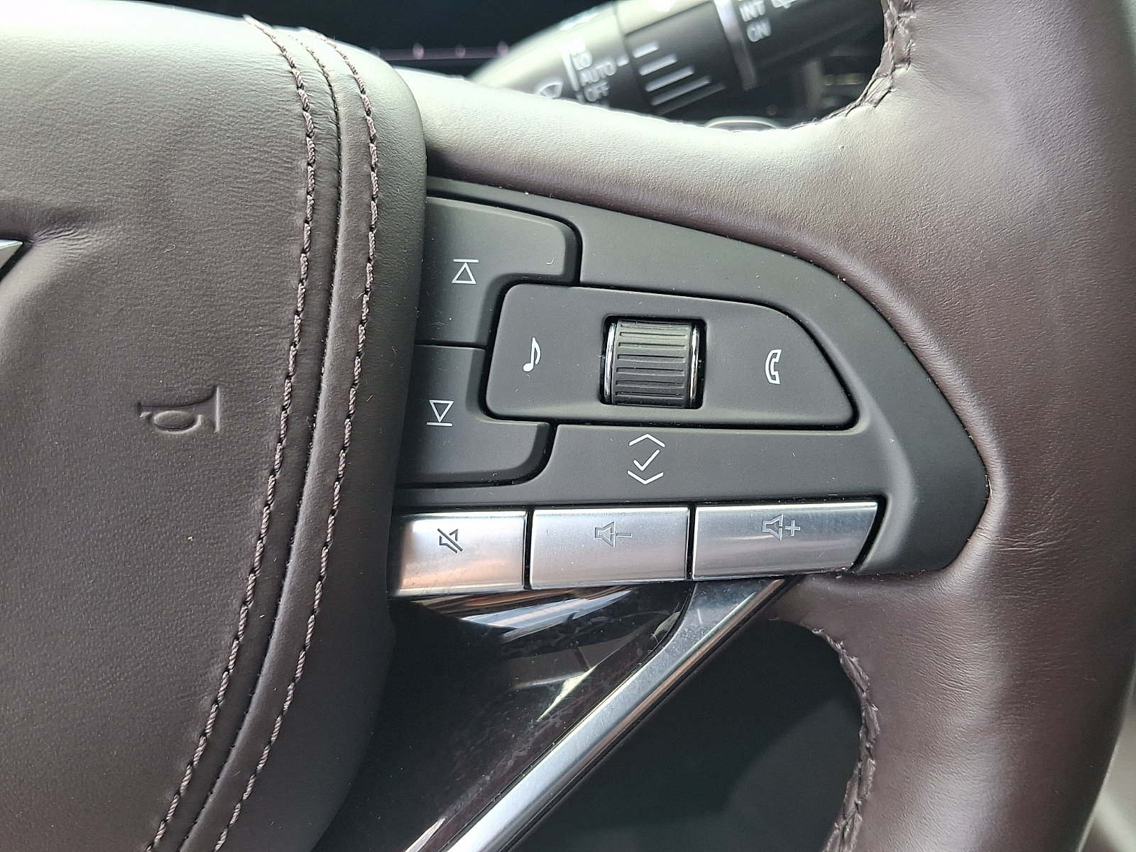 Certified 2023 Cadillac Escalade ESV Sport Platinum w/ LPO, ONYX Package AWD/4WD image 22
