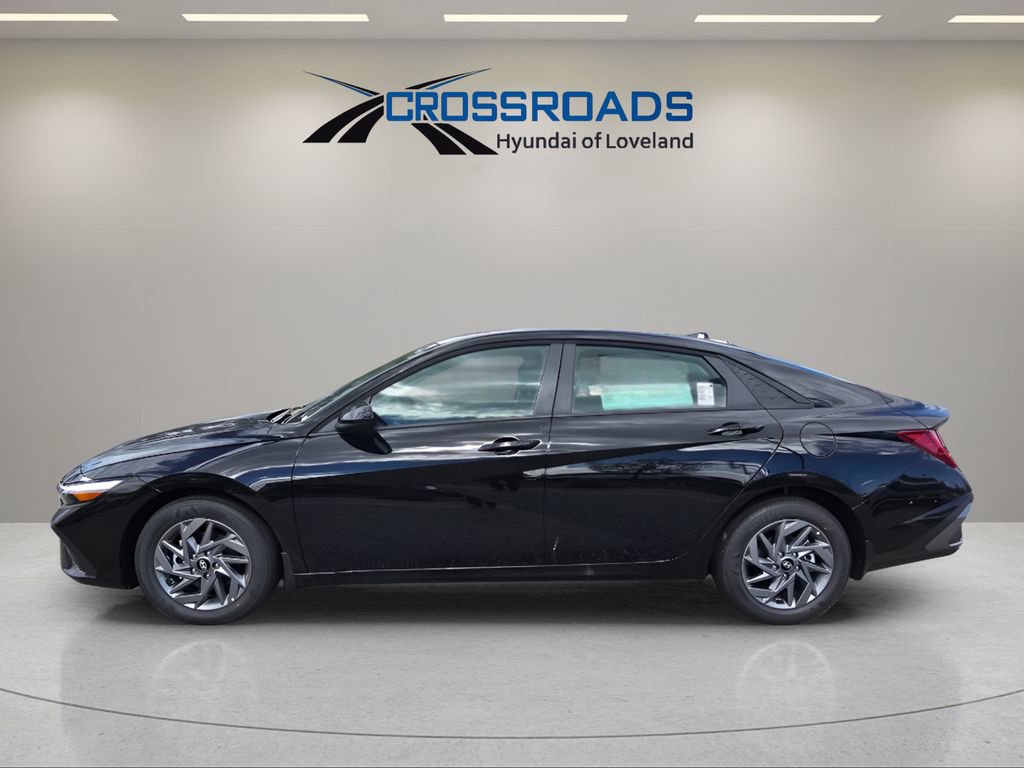 New 2025 Hyundai Elantra Blue image 2