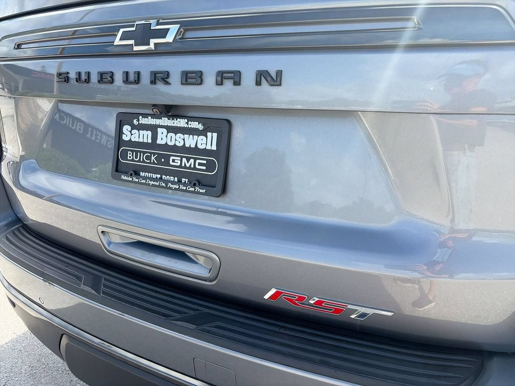 Certified 2022 Chevrolet Suburban RST w/ Luxury Package AWD/4WD image 38
