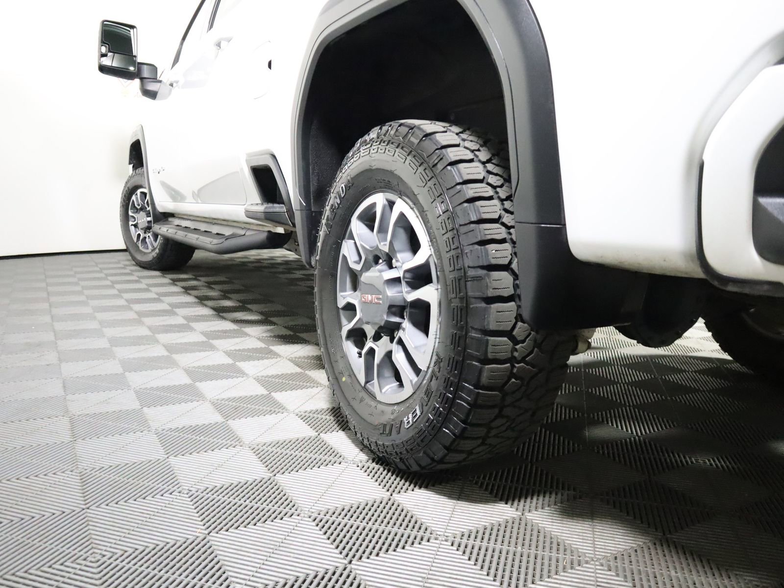 Used 2021 GMC Sierra 2500 AT4 AWD/4WD image 13