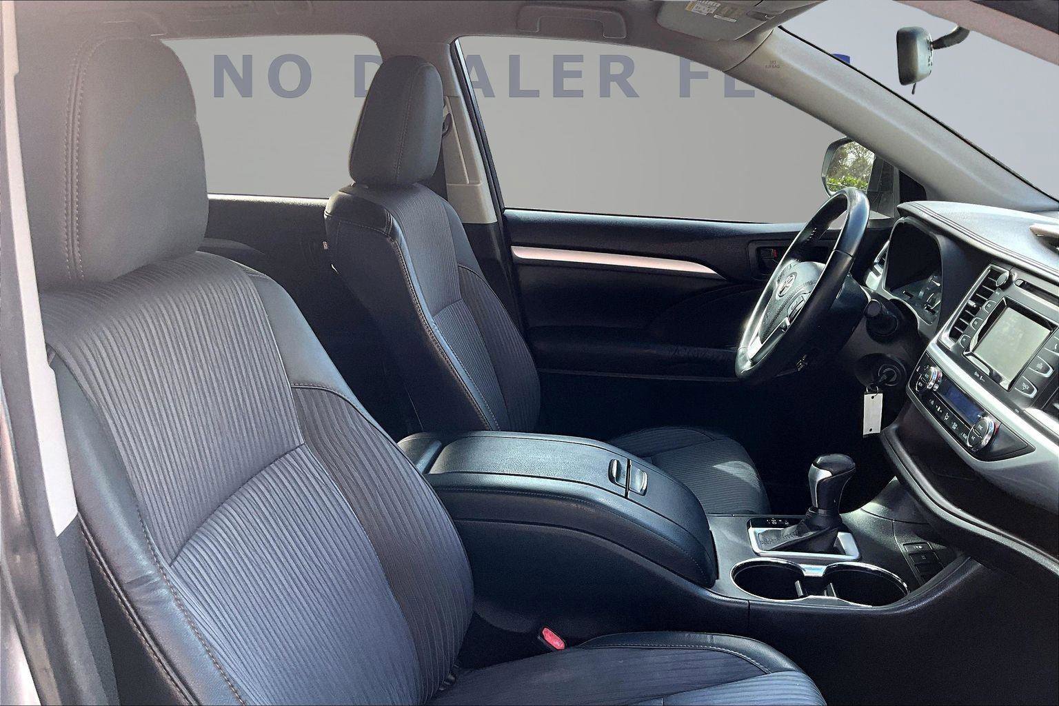 Used 2015 Toyota Highlander Plus FWD image 29