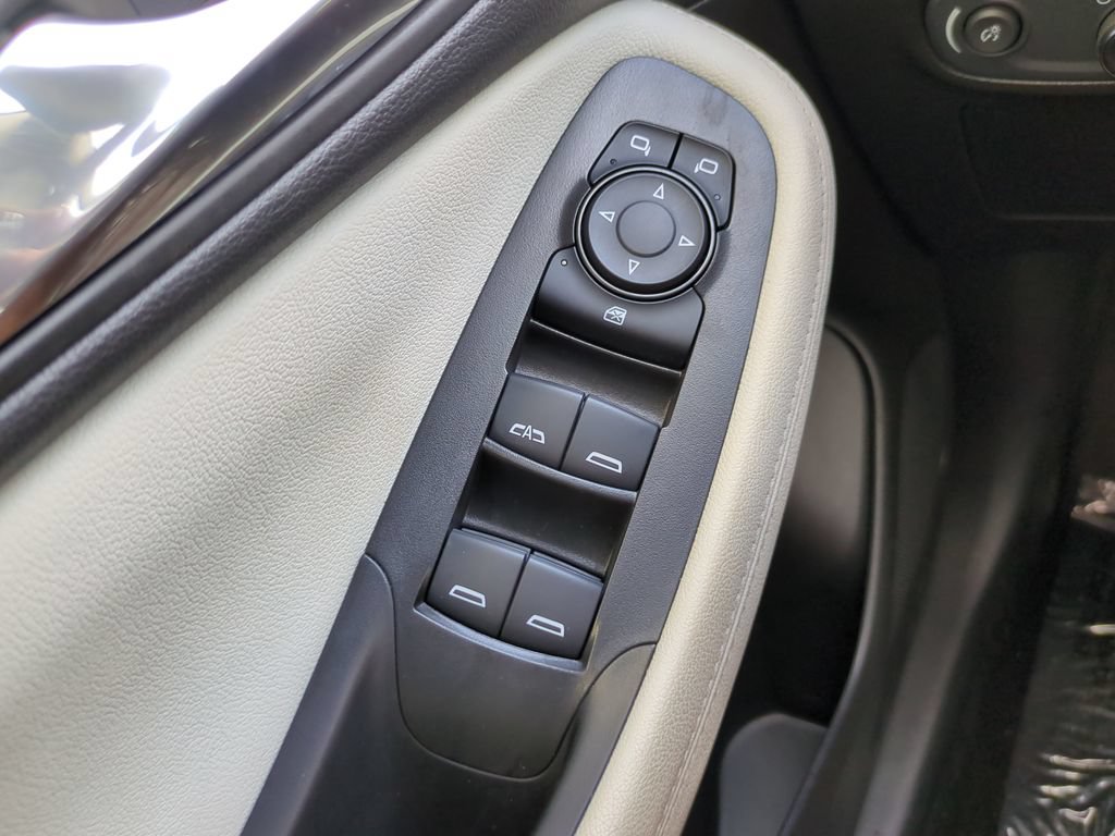 Used 2025 Buick Encore GX Sport Touring FWD image 16