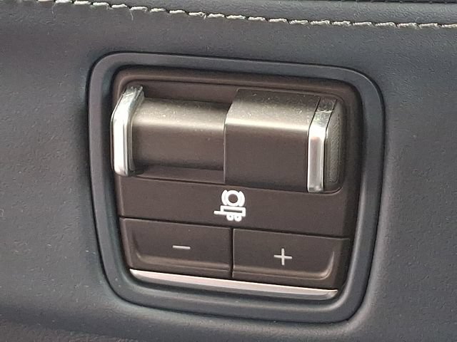 Certified 2025 Cadillac Escalade IQ Luxury 2 w/ LPO, Premium Carpet Package AWD/4WD image 24