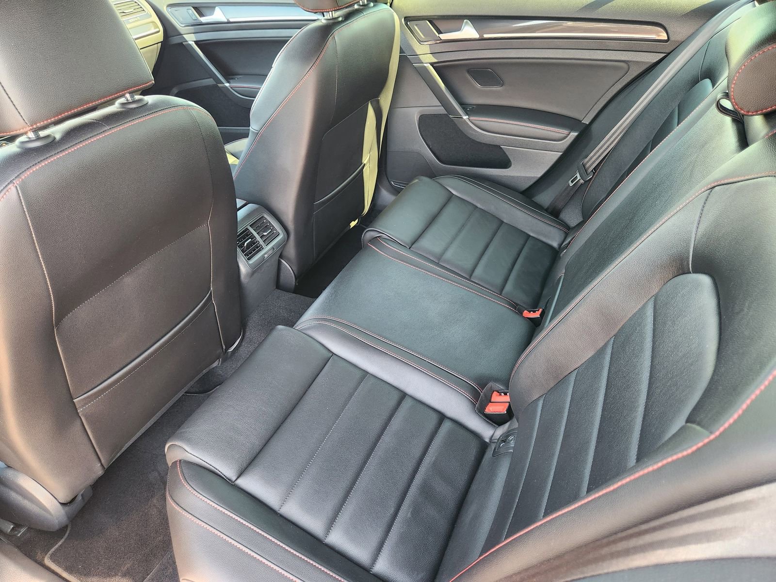 Used 2017 Volkswagen GTI Autobahn image 33