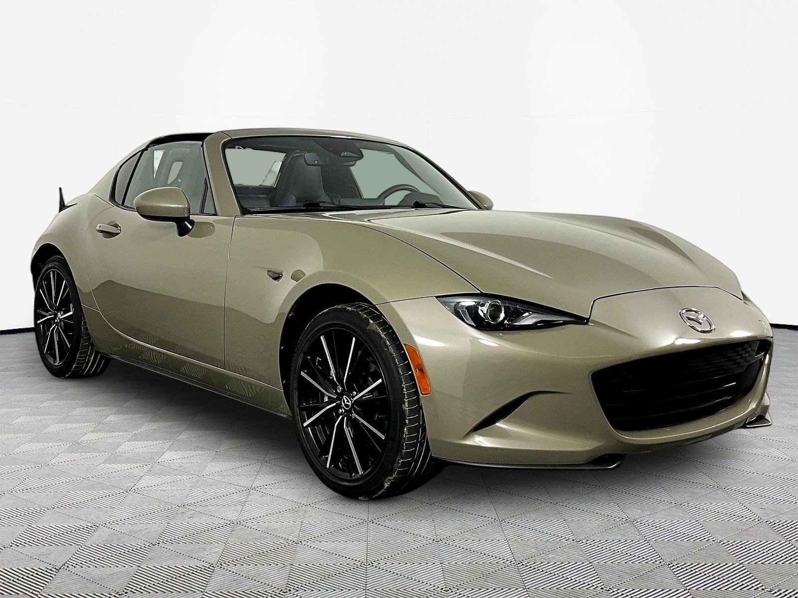 Used 2024 MAZDA MX-5 Miata RF Grand Touring w/ Weather Package RWD image 3