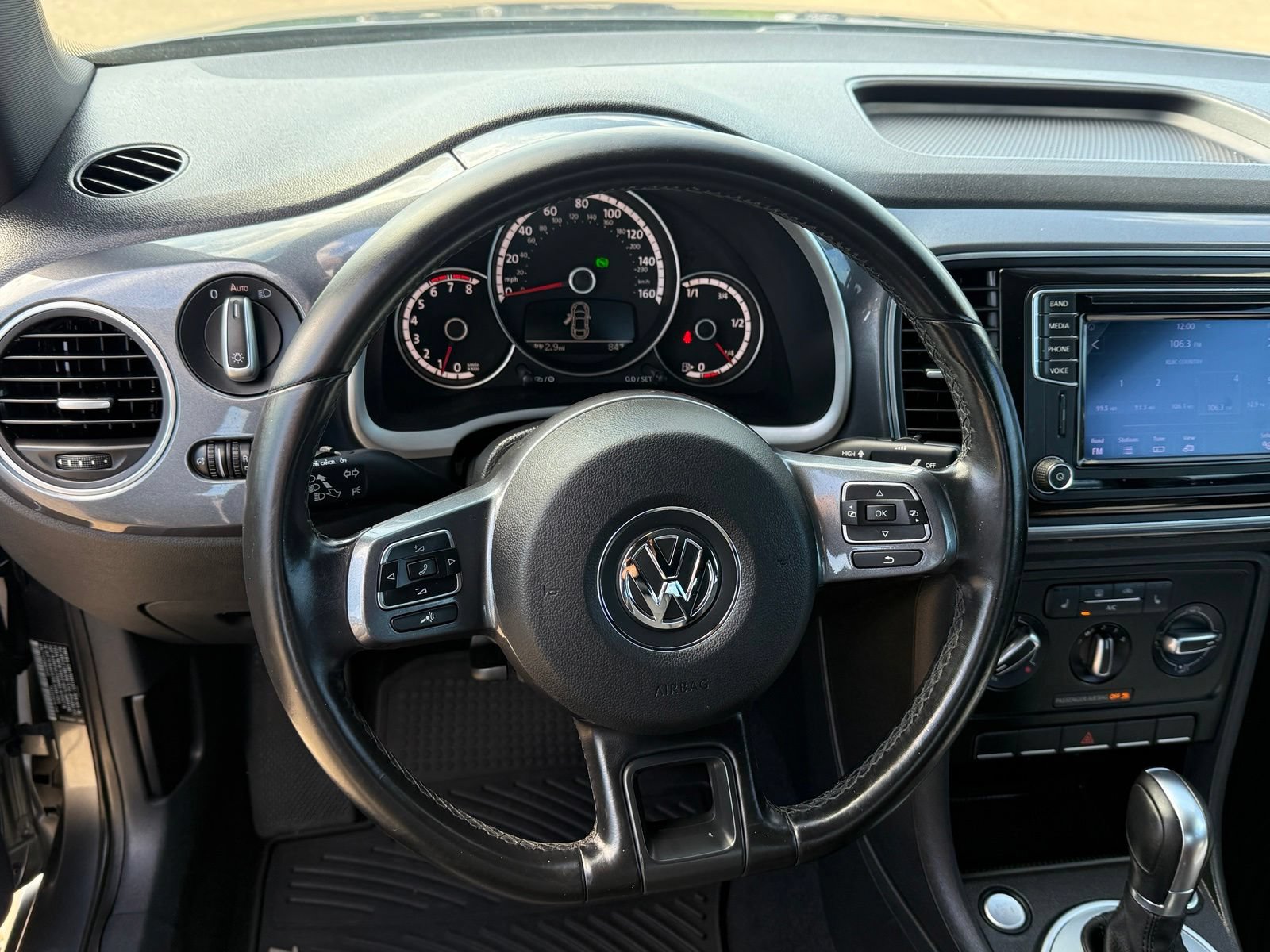 Used 2016 Volkswagen Beetle 1.8T SEL FWD image 11