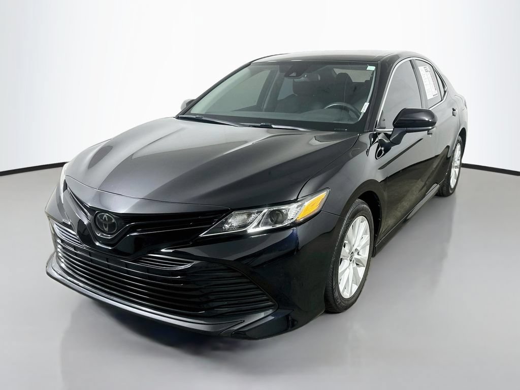 Used 2020 Toyota Camry LE FWD image 3