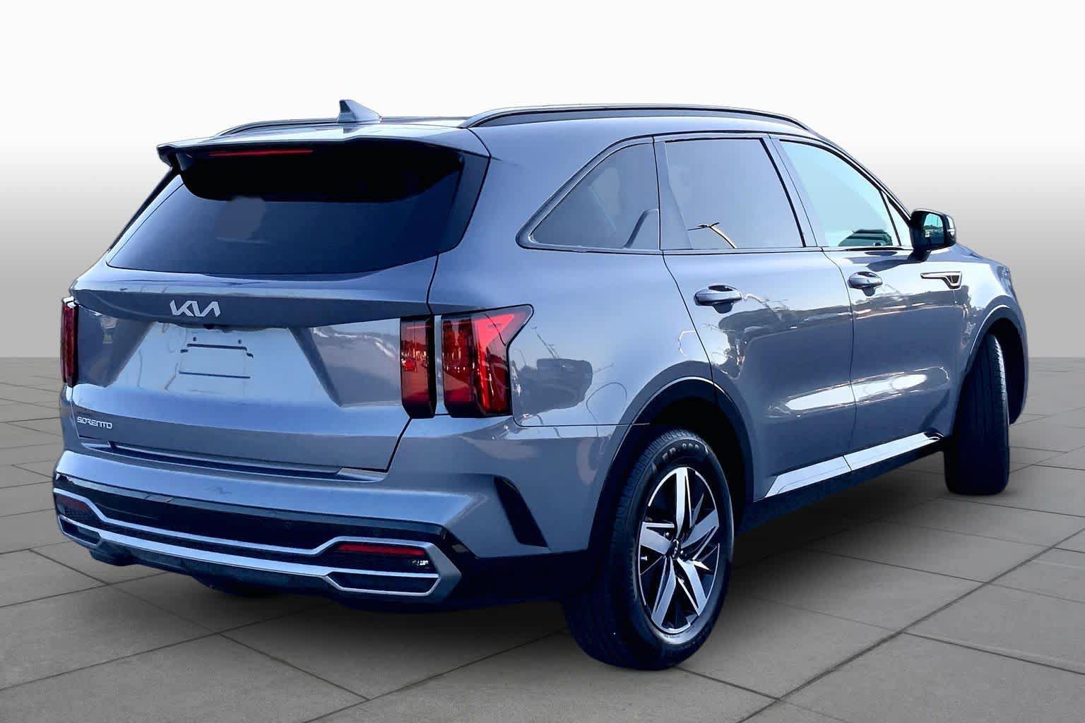 Used 2023 Kia Sorento S w/ Panoramic Sunroof Package FWD image 12