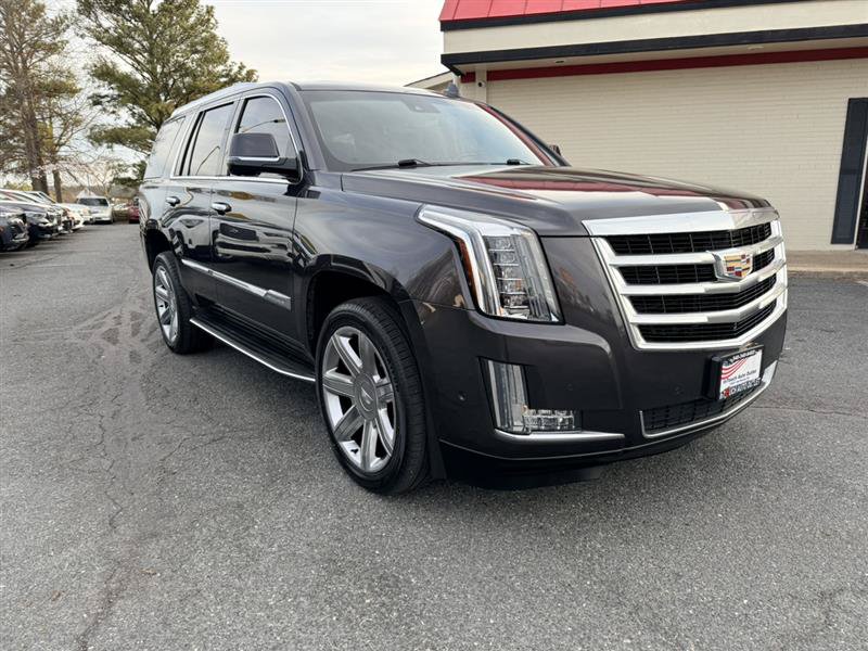 Used 2017 Cadillac Escalade Luxury AWD/4WD image 3
