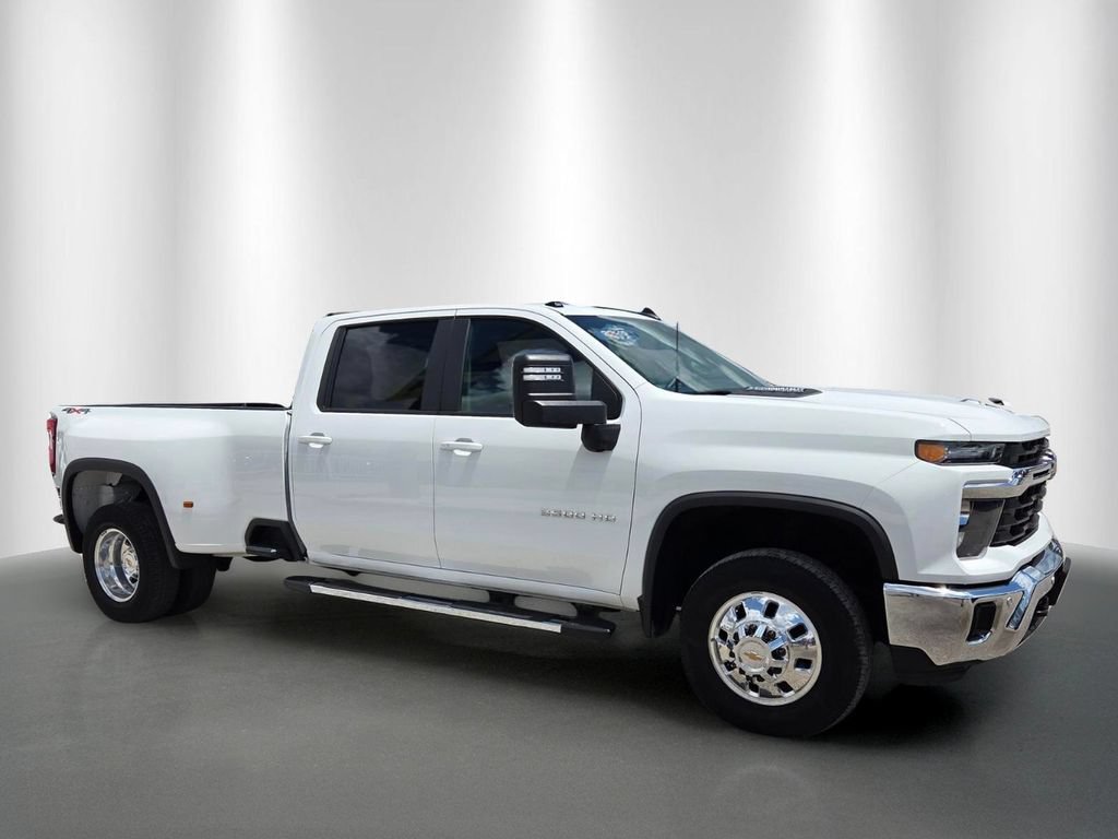 Certified 2025 Chevrolet Silverado 3500 LT w/ Safety Package AWD/4WD image 2