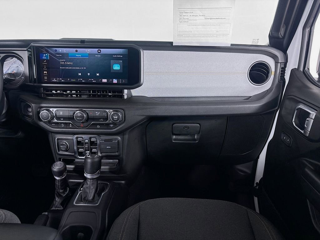 Used 2025 Jeep Gladiator Sport image 23