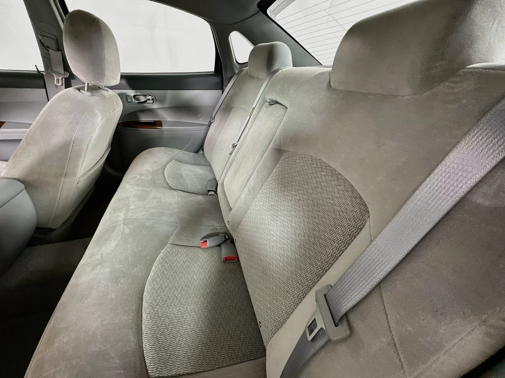 Used 2005 Buick LaCrosse CX w/ Silver Convenience Package FWD image 4