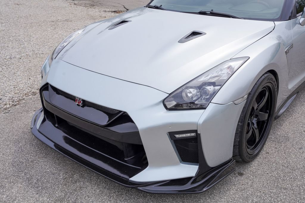 Used 2010 Nissan GT-R Premium image 11