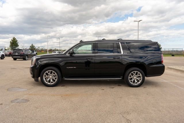 Used 2017 GMC Yukon XL SLE w/ SLE Value Package AWD/4WD image 4