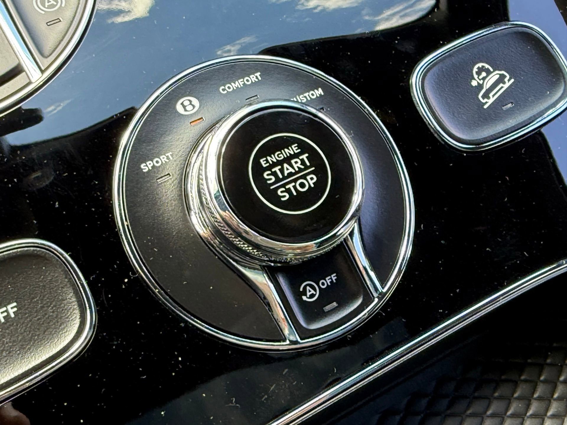 New 2025 Bentley Bentayga image 44