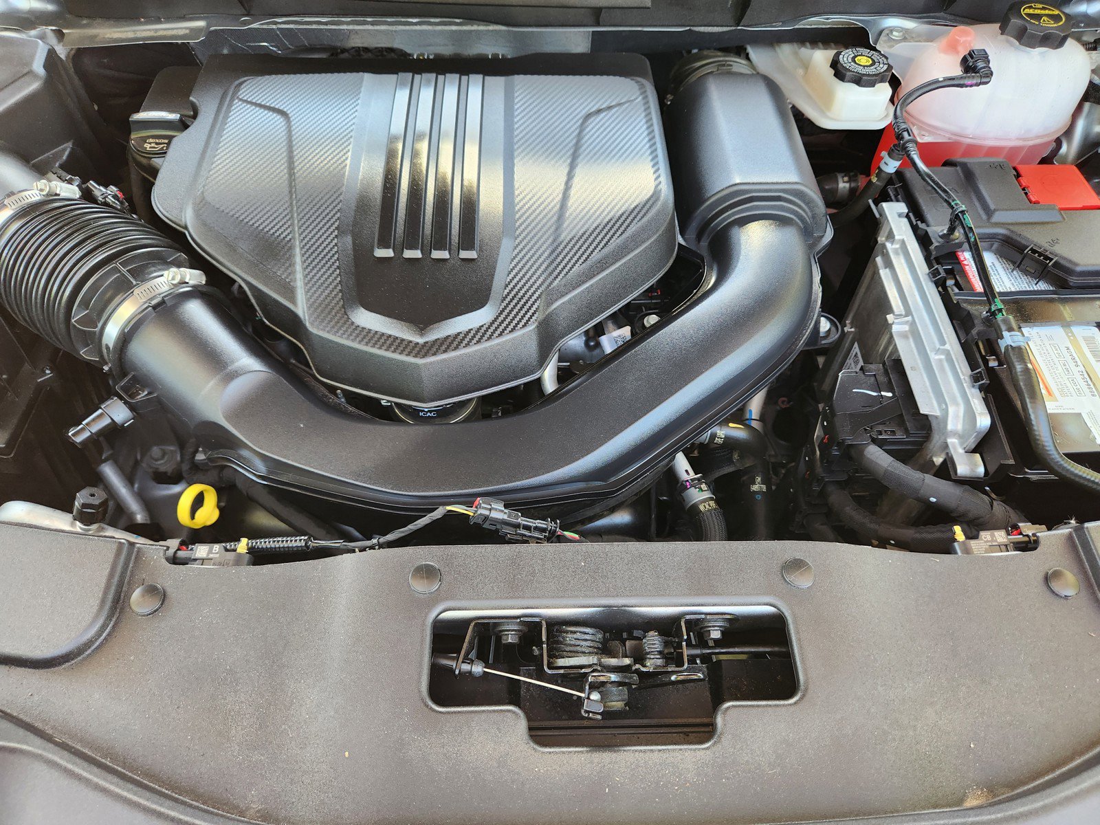 Used 2025 GMC Acadia Denali w/ LPO, Floor Liner Package image 25