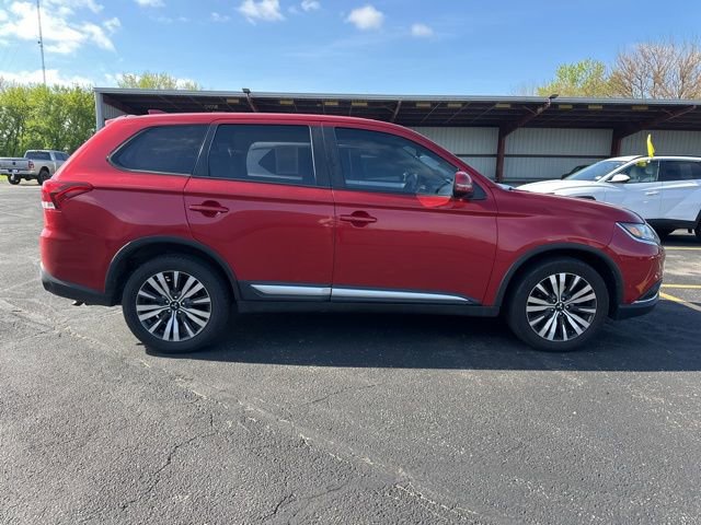 Used 2019 Mitsubishi Outlander SE AWD/4WD image 6