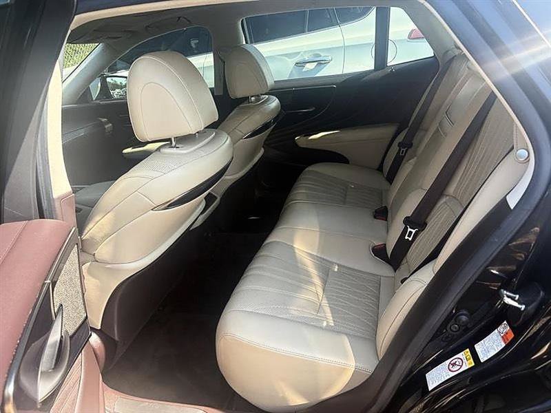 Used 2018 Lexus LS 500 w/ Interior Upgrade Package RWD image 33