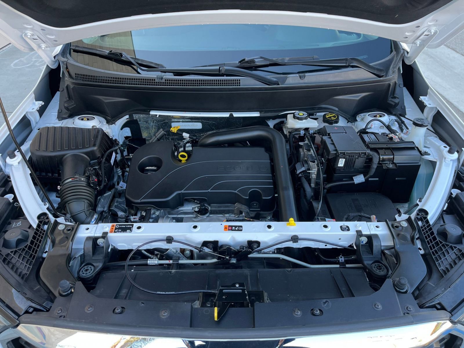 Used 2024 GMC Terrain SLE image 32