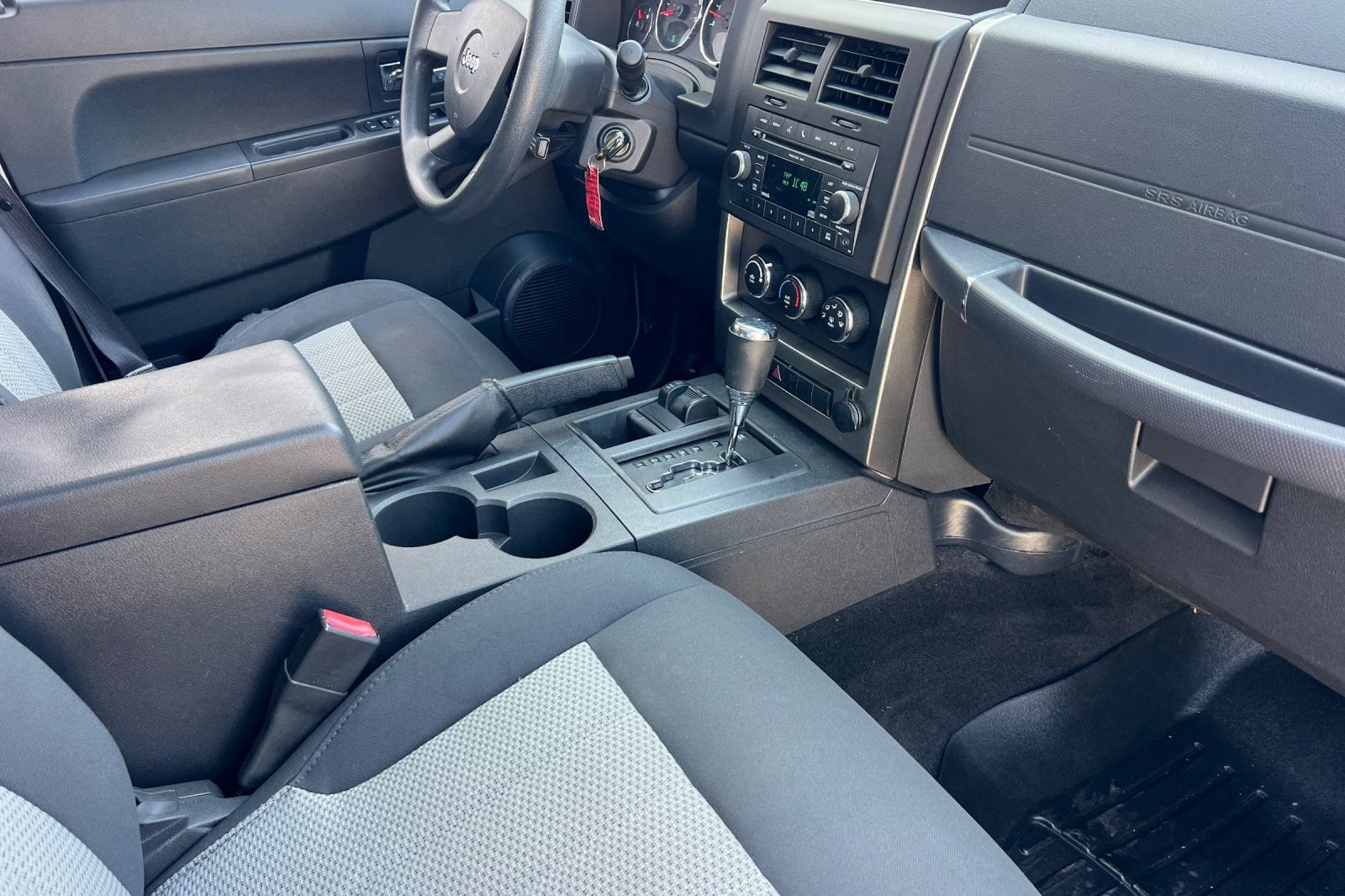 Used 2010 Jeep Liberty Sport w/ Popular Equipment Group AWD/4WD image 20