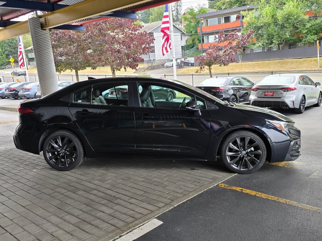 Used 2024 Toyota Corolla XSE FWD image 4