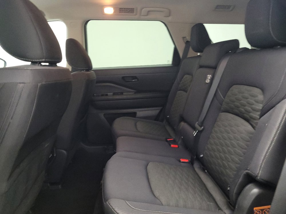 Used 2023 Nissan Pathfinder SV AWD/4WD image 18