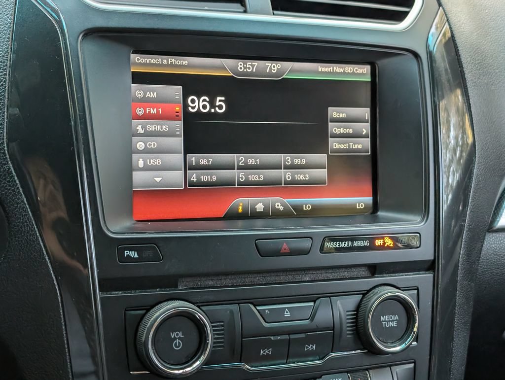Used 2016 Ford Explorer XLT w/ Equipment Group 202A FWD image 17