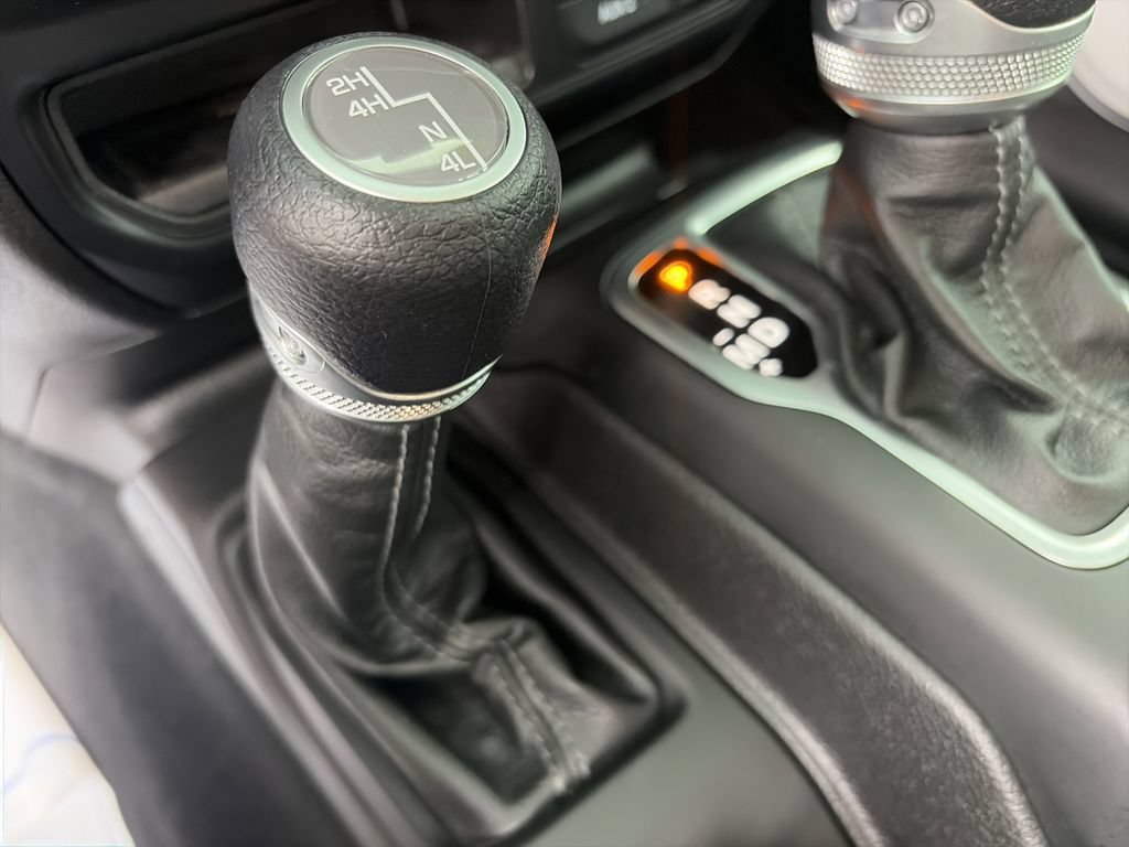 Used 2024 Jeep Gladiator Sport AWD/4WD image 27