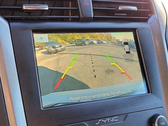 Used 2020 Ford Fusion SE image 27