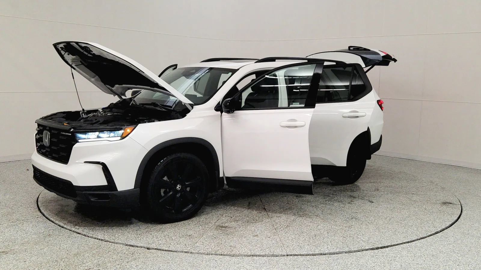 Used 2025 Honda Pilot Black Edition image 10